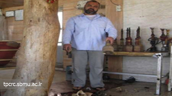  صاحب یک قهوه خانه در دیلم قلیان ها را شکست 